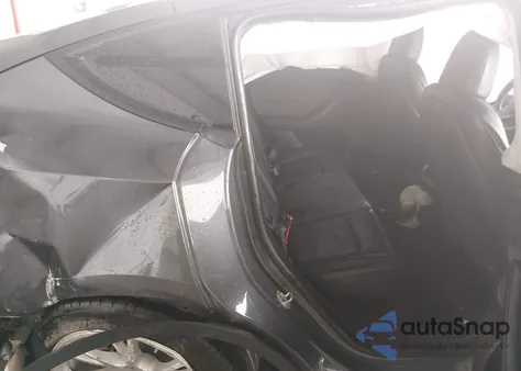 2023 Tesla Model Y Awd/Long Range Dual Motor All-Wheel Drive z USA, uszkodzony, nr VIN 7SAYGDEE6PA040329